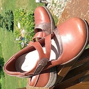 Clarks Twi Tone Brown Leather Size 11 Mary Jane